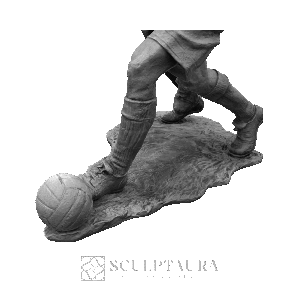 Sculpture of Football Players - Picture 3